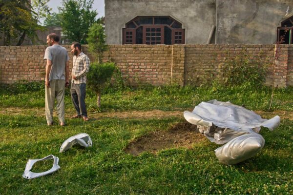 যুদ্ধ? কাশ্মীর ইস্যুতে ভারত-পাকিস্তানের মুখোমুখি, আসল সত্য কি?