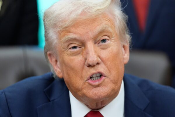 মিথ্যা অভিযোগ! অবৈধ অভিবাসীদের স্বাস্থ্যসেবা নিয়ে ডেমোক্র্যাটদের ষড়যন্ত্র?