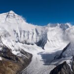 মৃত্যু উপত্যকায় স্কিইং: কিভাবে একাকী জিম মরিসন জয় করলেন এভারেস্ট?